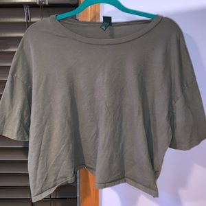 Cropped short sleeve shirt